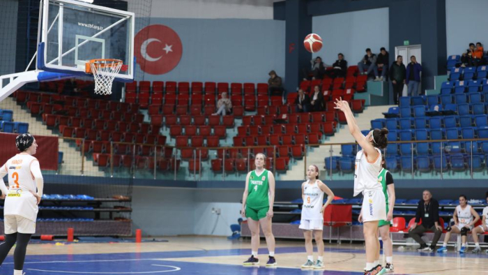 Kadınlar Bölgesel Basketbol Ligi: Düzce Atletik: 69 - İstanbul Panterleri: 41 
