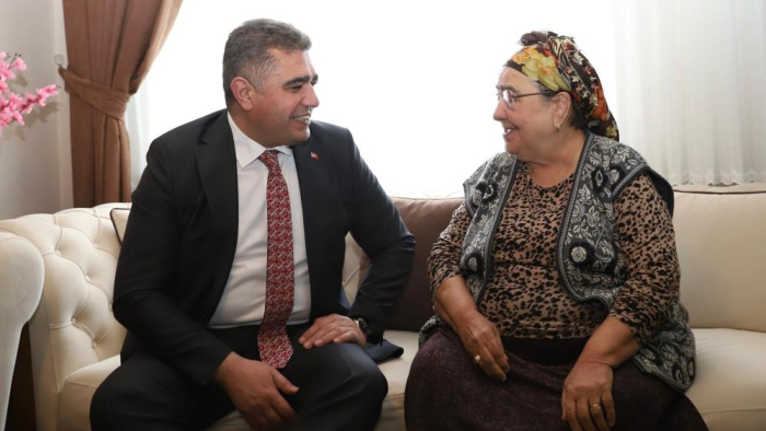 Vali Aslan şehit ailelerini yalnız bırakmıyor 