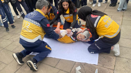 Geleceğin sağlıkçılarına UMKE tanıtıldı 