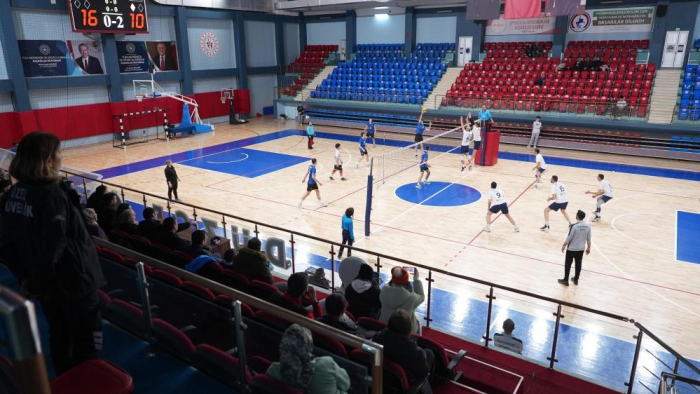 Düzce Belediyesi Spor Akademisi Erkek Voleybol Takımı liderliğini korudu 