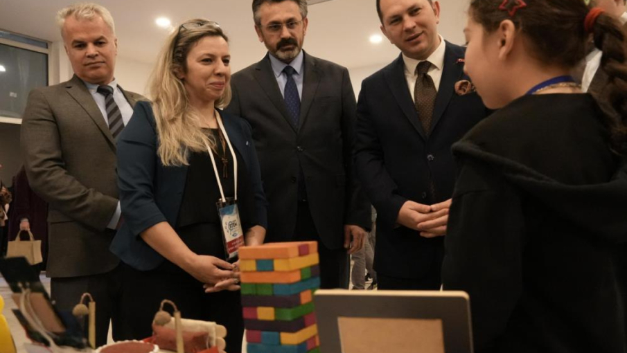 Geleceğin bilim insanları Düzce STEM Fest'te buluştu 