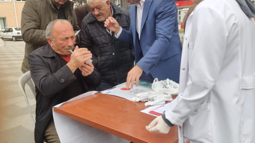 Glikoz düzeyi kan basıncı ve karbon monoksit ölçümü yapıldı 