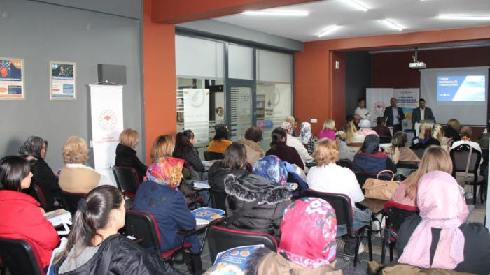 Çiftçi ve girişimci kadınlar bilgilendirildi  