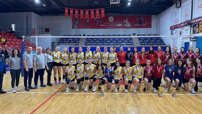 Voleybolda şampiyon Düzce 1907 Spor  